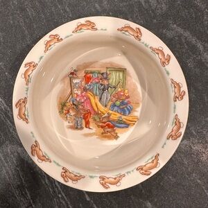 Vintage Royal Doulton Bunnykins bowl.